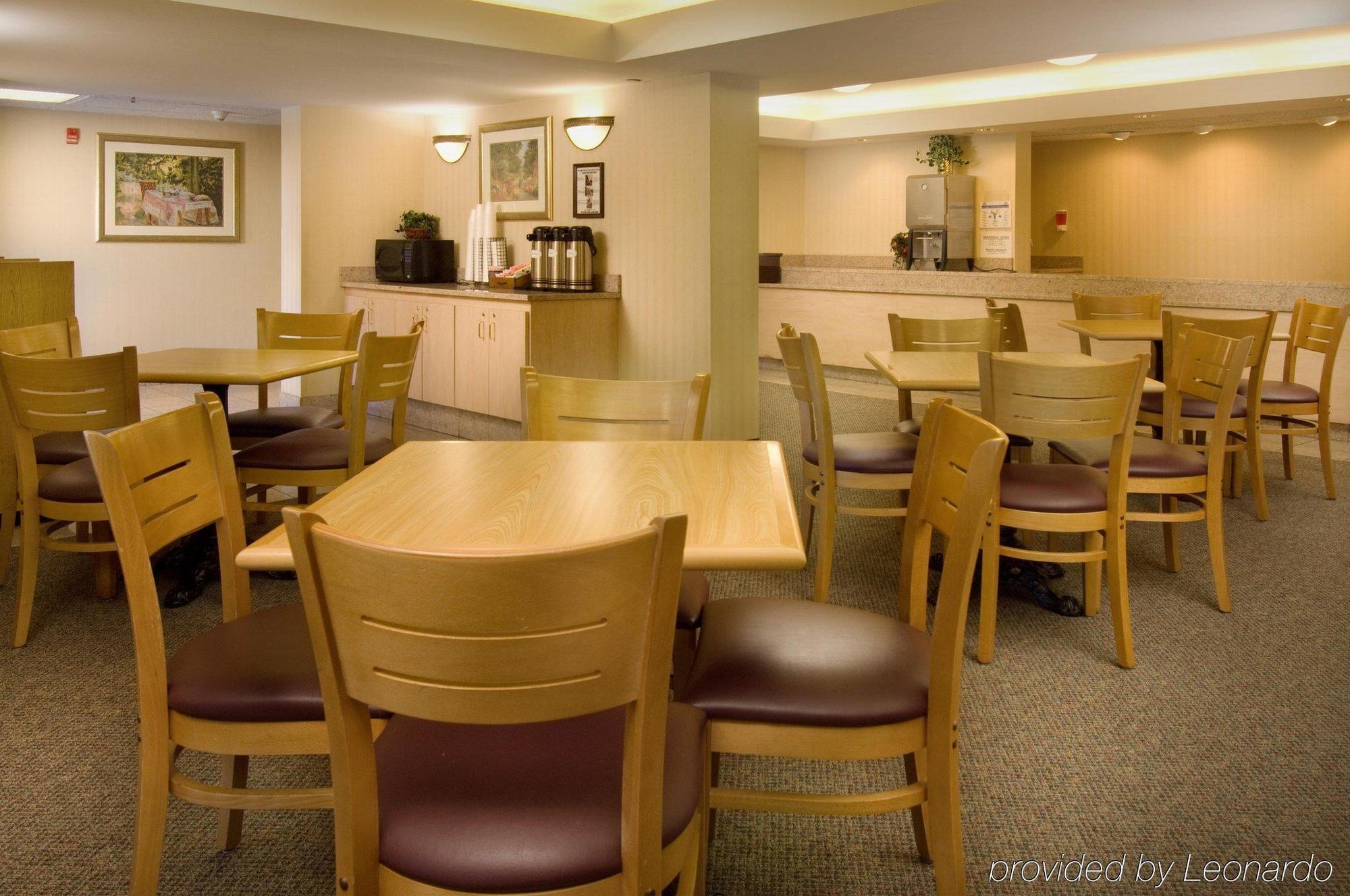 Pear Tree Inn Kansas City Overland Park Restoran fotoğraf